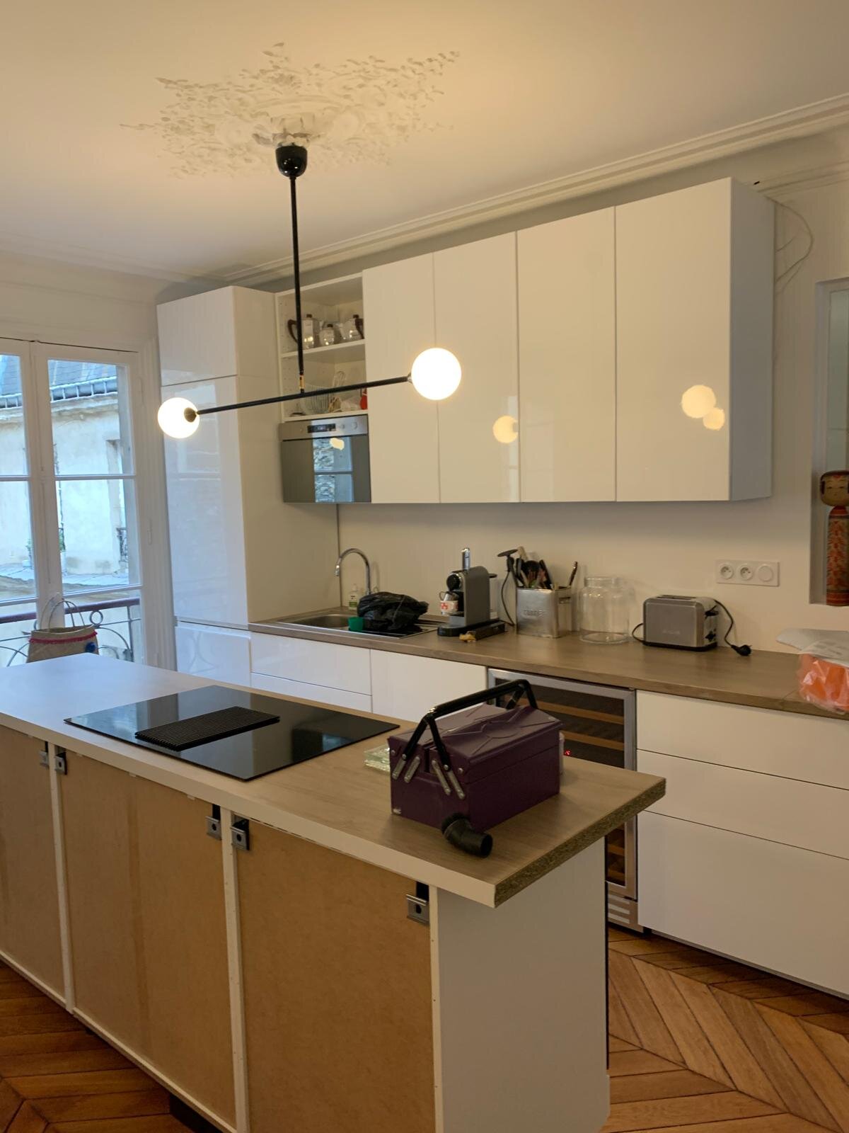 Création d'un duplex avec rénovation complète, Paris 17e : Cuisine, salles d'eau et rangements sur mesure.